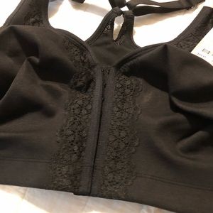 Cacique Intimates & Sleepwear - Cacique bra. Front closure. Cacique Intimates & Sleepwear - Cacique bra. Front closure.
